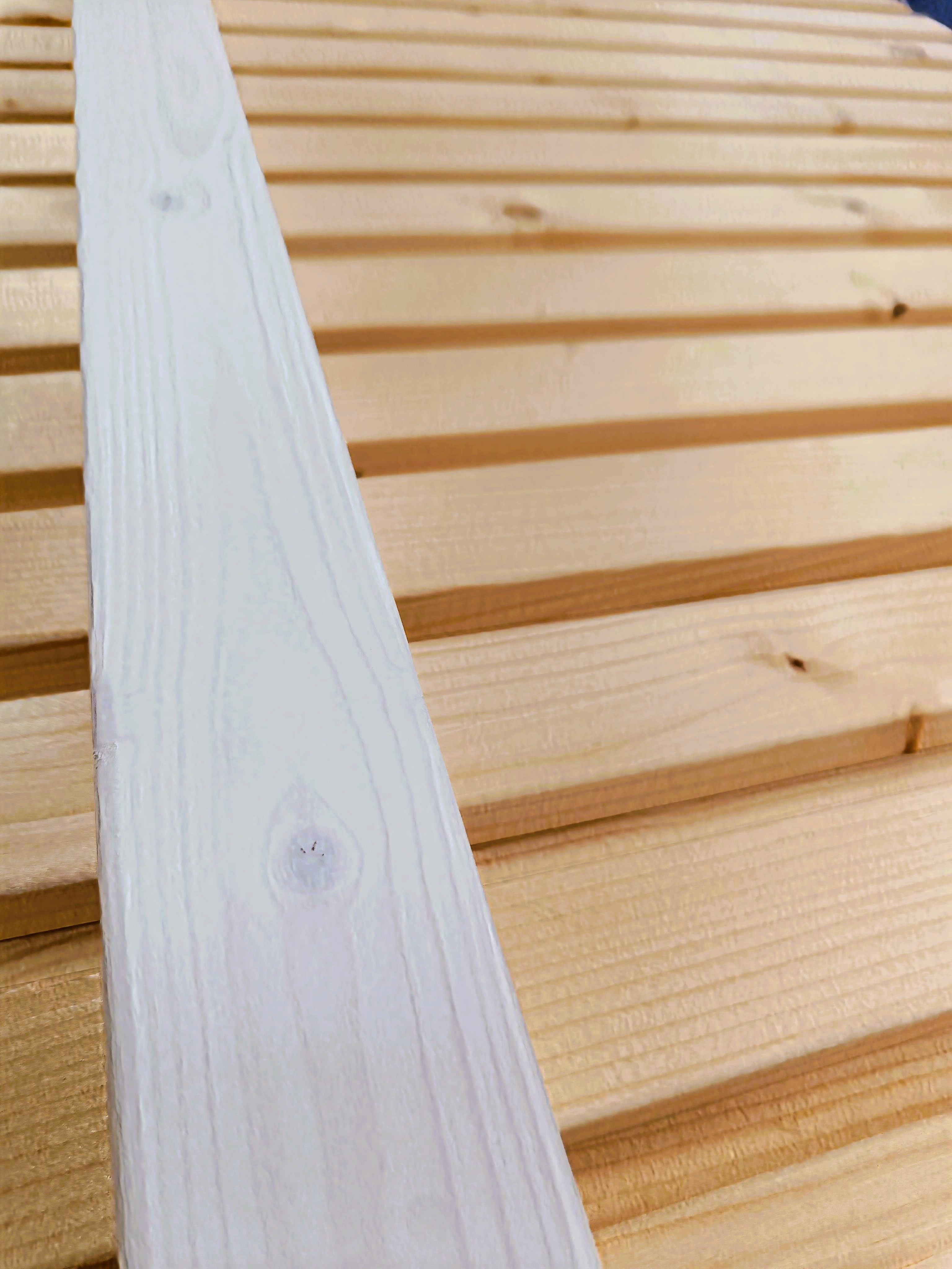 KUUSI 28 x 45 SHP TK VALKOLAKATTU